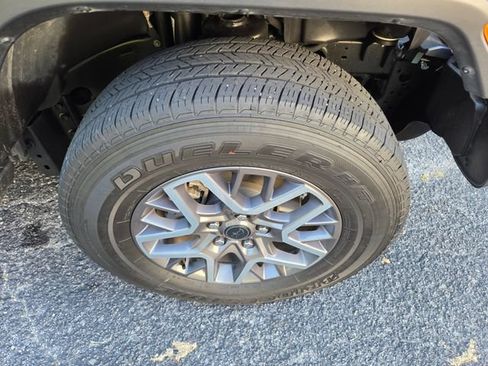 Used 2025 Jeep Wrangler Unlimited Sahara AWD/4WD image 32