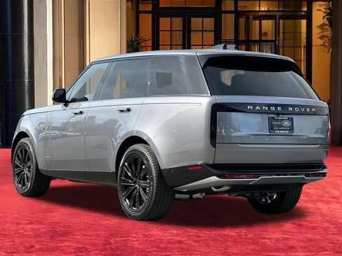 New 2026 Land Rover Range Rover SE image 4