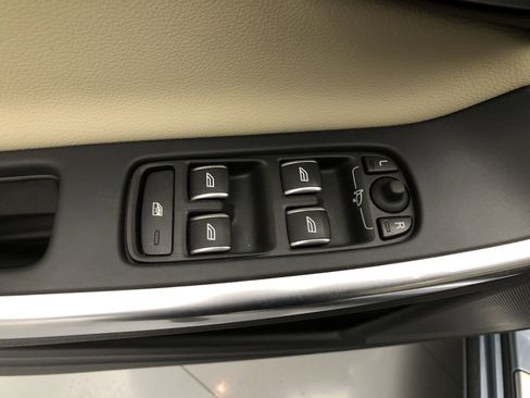 Used 2017 Volvo S60 T5 Inscription w/ Convenience Package AWD/4WD image 4