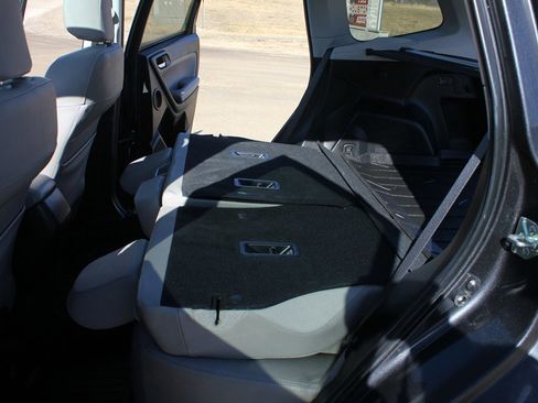 Used 2015 Subaru Forester 2.5i Limited image 41