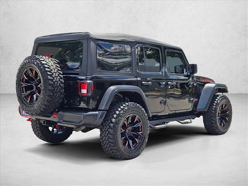 Used 2022 Jeep Wrangler Unlimited Rubicon w/ Cold Weather Group AWD/4WD image 5