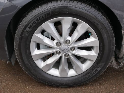 Used 2016 Kia Sedona EX image 15