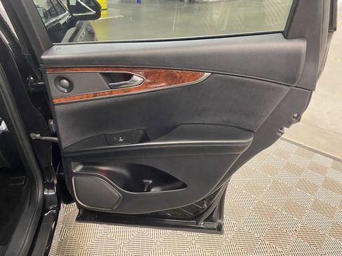 Used 2019 Lincoln Nautilus Select w/ Class II Trailer Tow Package image 36