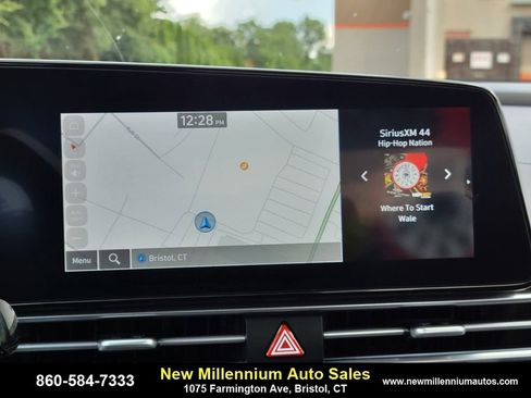 Used 2025 Hyundai Elantra SEL image 20