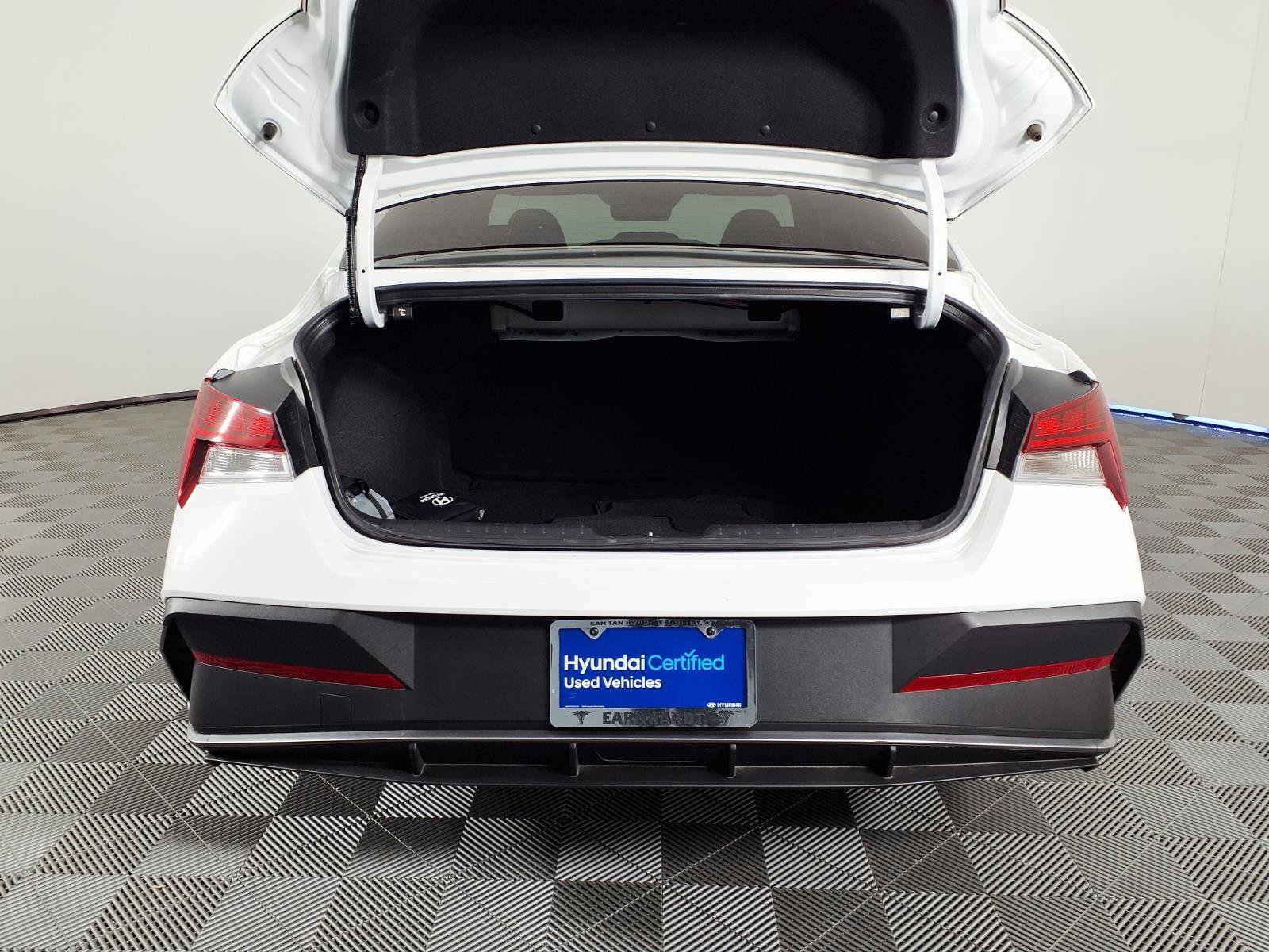 Used 2026 Hyundai Elantra Hybrid FWD image 8