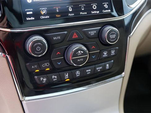 Used 2021 Jeep Grand Cherokee Summit image 18