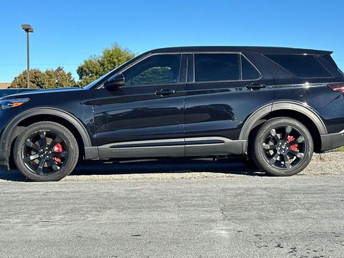 Used 2022 Ford Explorer ST w/ Equipment Group 401A image 2