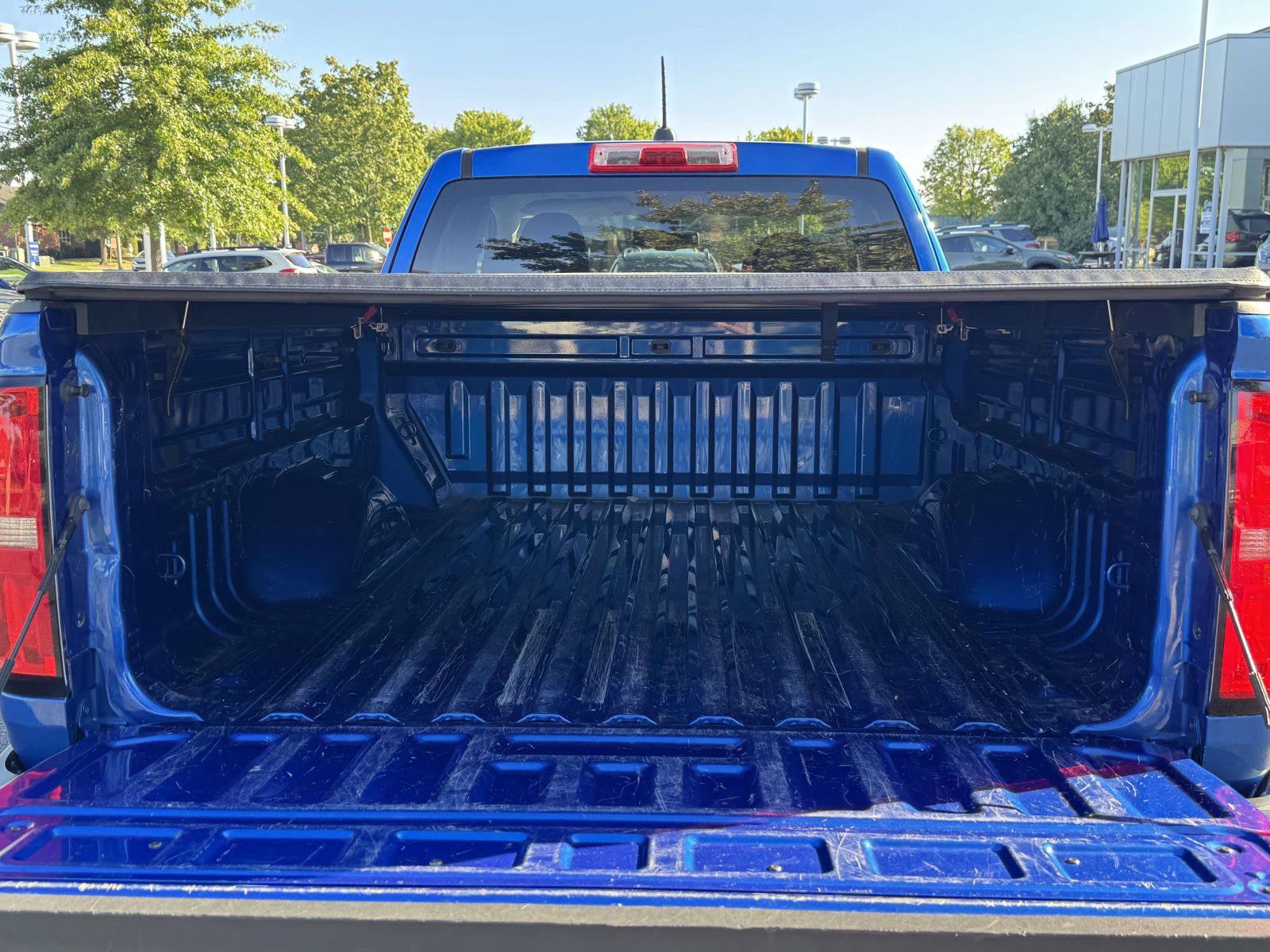 Used 2018 Chevrolet Colorado LT AWD/4WD image 11
