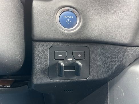 Used 2024 Toyota Sequoia Platinum image 18