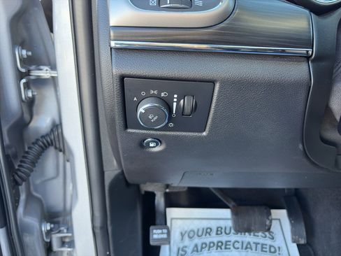 Used 2020 Jeep Grand Cherokee Limited w/ Luxury Group II image 10