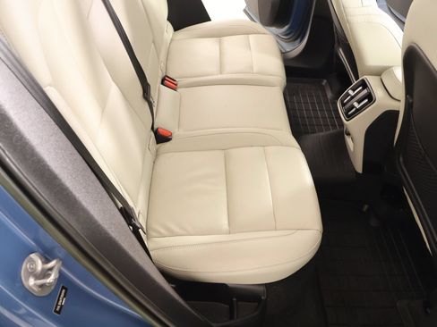 Used 2023 Volvo XC40 B5 Plus w/ Driver Assist Package AWD/4WD image 14