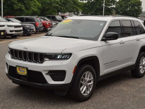 Used 2024 Jeep Grand Cherokee Laredo X w/ Luxury Tech Group I AWD/4WD image 4