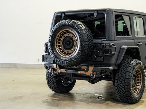 Used 2024 Jeep Wrangler Unlimited Rubicon w/ Technology Group AWD/4WD image 15