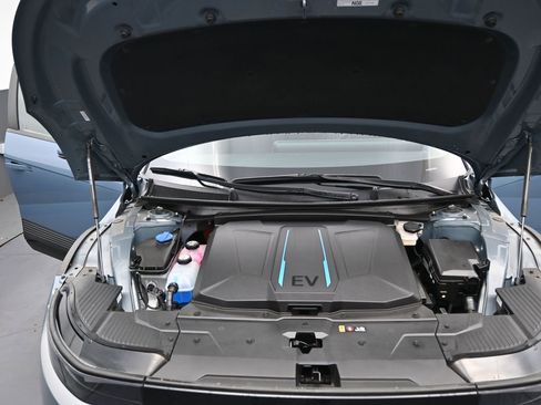 Used 2022 Hyundai Ioniq 5 SE image 38