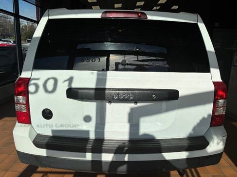 Used 2014 Jeep Patriot Sport image 5