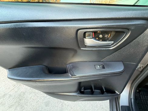 Used 2015 Toyota Camry SE image 20