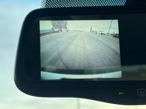 Used 2011 GMC Yukon SLE w/ Convenience Package image 17