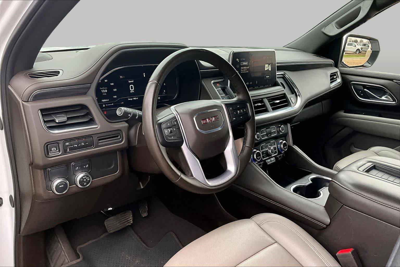 Used 2024 GMC Yukon SLT RWD image 18