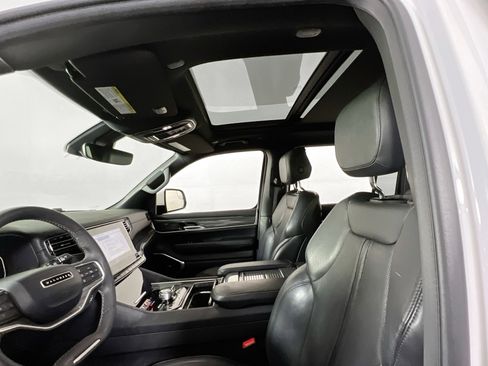 Used 2022 Jeep Wagoneer Series III w/ Premium Group I image 22