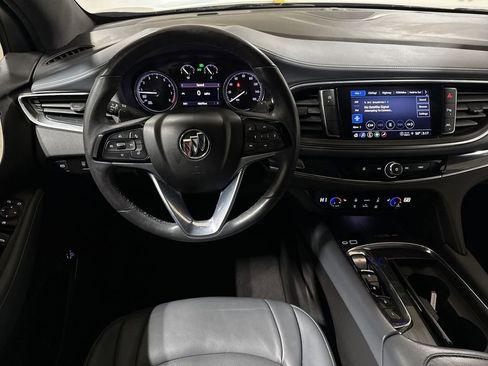 Used 2023 Buick Enclave Essence image 11