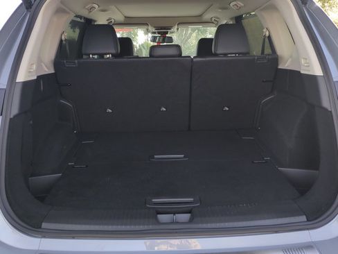 Certified 2025 Nissan Rogue SL w/ Tech Package FWD image 13