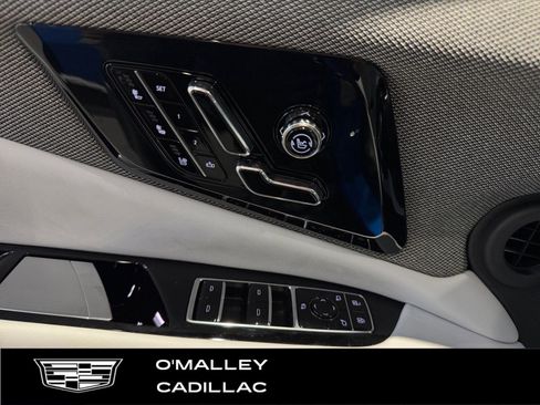 New 2026 Cadillac Optiq Luxury 2 image 21