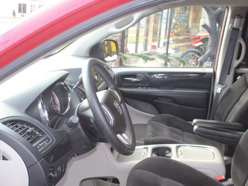 Used 2015 Dodge Grand Caravan SXT w/ UConnect Hands-Free Group image 15