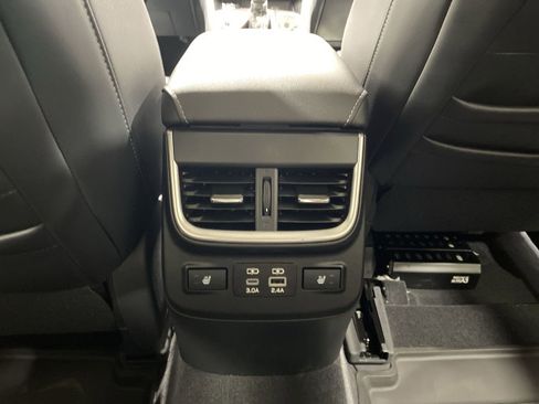 Certified 2025 Subaru Outback Limited AWD/4WD image 21