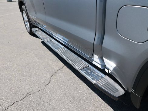 Used 2022 GMC Sierra 1500 SLT w/ SLT Premium Package AWD/4WD image 18