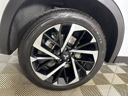 Used 2024 Mitsubishi Outlander SE Black Edition image 32