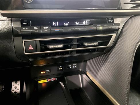 Certified 2025 Toyota Camry LE image 25