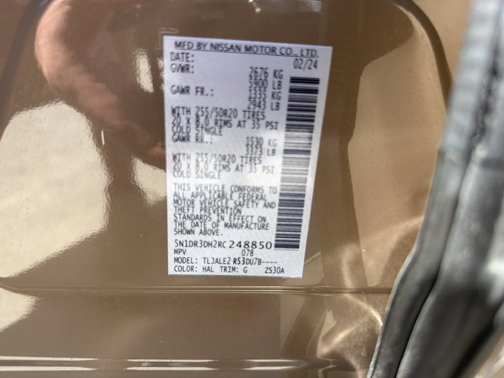 Used 2024 Nissan Pathfinder Platinum FWD image 37