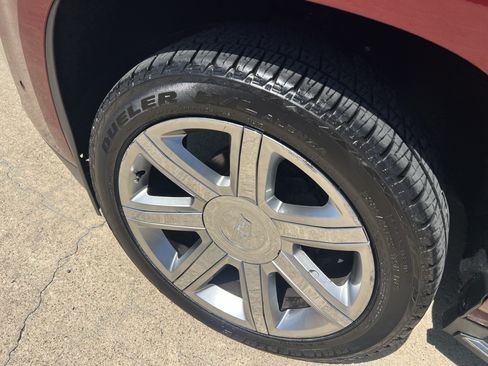 Used 2019 Cadillac Escalade ESV Luxury AWD/4WD image 10