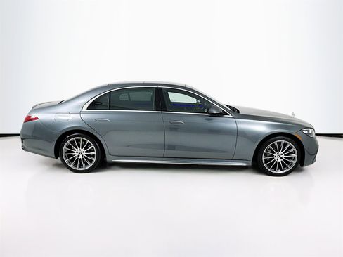 Used 2025 Mercedes-Benz S 580 4MATIC Sedan image 9