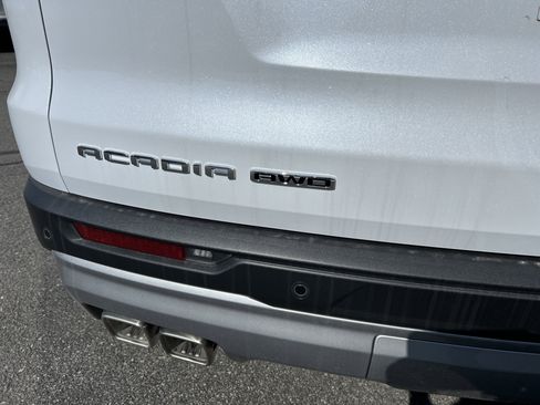 Used 2026 GMC Acadia Elevation w/ Elevation Premium Package image 6