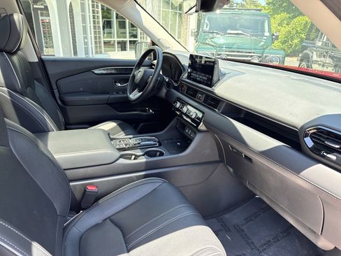 Used 2023 Honda Pilot Elite image 34