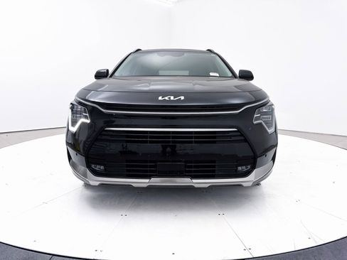 Certified 2024 Kia Niro SX Touring image 11