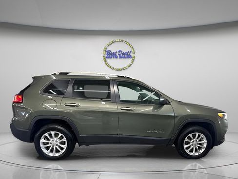 Used 2021 Jeep Cherokee Latitude w/ Mopar Interior Package AWD/4WD image 6