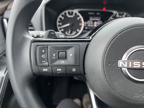 Used 2022 Nissan Rogue SV image 20