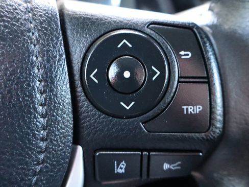 Used 2018 Toyota Corolla SE w/ Carpet Mat Package (TMS) FWD image 30