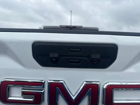 Used 2024 GMC Sierra 2500 Denali w/ Technology Package AWD/4WD image 6