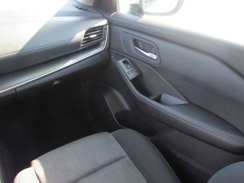 Used 2024 Nissan Rogue SV AWD/4WD image 22