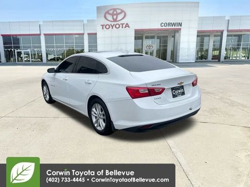 Used 2017 Chevrolet Malibu LT image 6