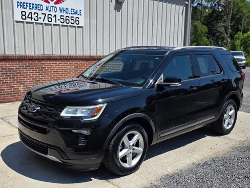 Used 2018 Ford Explorer XLT w/ Equipment Group 202A FWD image 1