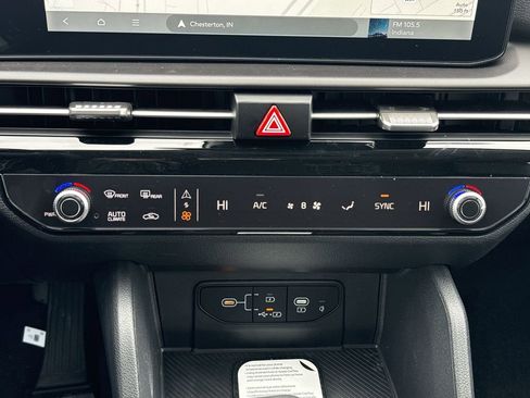 New 2026 Kia Sportage SX image 17