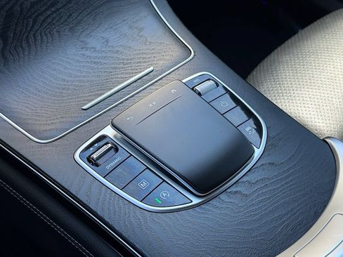 Used 2020 Mercedes-Benz GLC 300 image 16