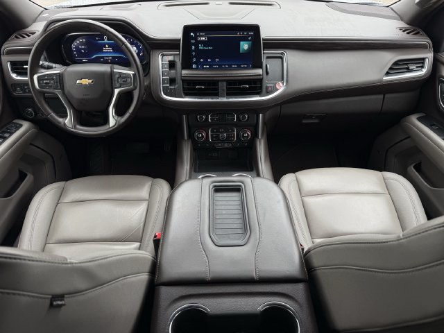 Used 2024 Chevrolet Suburban LT RWD image 11