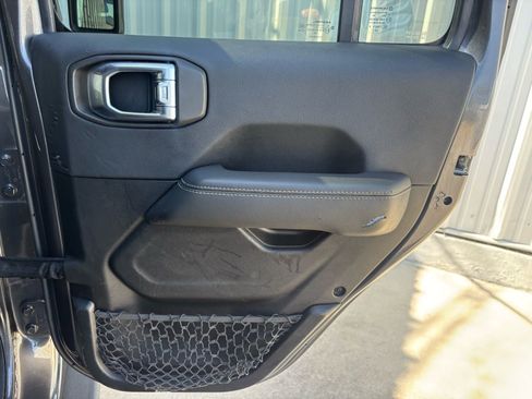 Used 2019 Jeep Wrangler Unlimited Sahara w/ Quick Order Package 24M Moab image 30