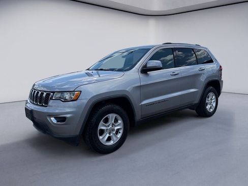 Used 2017 Jeep Grand Cherokee Laredo w/ Quick Order Package 23E AWD/4WD image 1