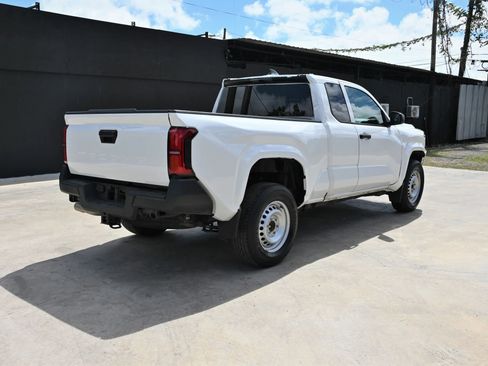 Used 2024 Toyota Tacoma SR image 5